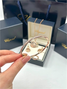 Серьги Chopard 128503 - фото 199307 Серьги Chopard 128503 - фото 199307