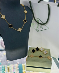 Браслет Van Cleef & Arples 5 мотивов 128646 - фото 200070 Браслет Van Cleef & Arples 5 мотивов 128646 - фото 200070