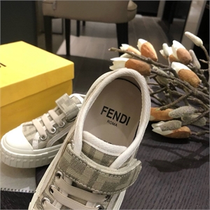 Кеды Fendi 129096 - фото 202049 Кеды Fendi 129096 - фото 202049