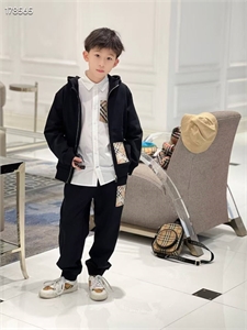 Костюм Burberry 129103 - фото 202120 Костюм Burberry 129103 - фото 202120