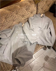 Толстовка MIU MIU 130029 - фото 207126 Толстовка MIU MIU 130029 - фото 207126