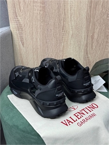 Кроссовки VALENTINO 130635 - фото 210712 Кроссовки VALENTINO 130635 - фото 210712