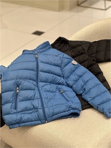 Куртка MONCLER 131000 - фото 212571 Куртка MONCLER 131000 - фото 212571