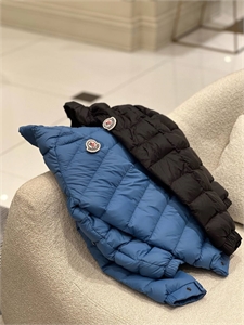 Куртка MONCLER 131000 - фото 212572 Куртка MONCLER 131000 - фото 212572