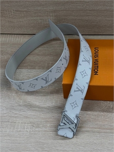 Ремень LV 132056 - фото 218526