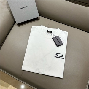 Футболка BALENCIAGA 132342 - фото 220045