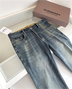 Джинсы BURBERRY 132654 - фото 221892 Джинсы BURBERRY 132654 - фото 221892