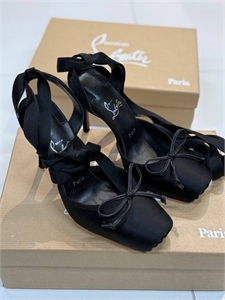 Туфли Christian Louboutin 132687_A3B85 - фото 222119 Туфли Christian Louboutin 132687_A3B85 - фото 222119