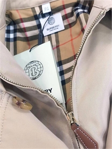 Тренч BURBERRY 133081 - фото 224420 Тренч BURBERRY 133081 - фото 224420
