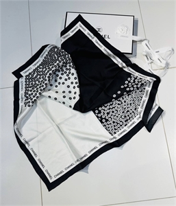 Платок CHANEL 133744
