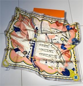 Платок HERMES 133746 - фото 228045 Платок HERMES 133746 - фото 228045