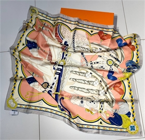 Платок HERMES 133746 - фото 228046 Платок HERMES 133746 - фото 228046