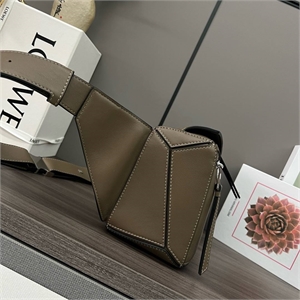 Нагрудная сумка Loewe 133840 - фото 228718 Нагрудная сумка Loewe 133840 - фото 228718