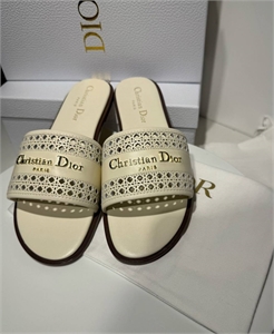 Шлепанцы DIOR 133944 - фото 229381 Шлепанцы DIOR 133944 - фото 229381