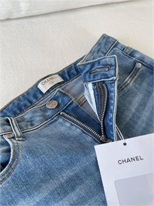 Джинсы CHANEL 134830_C10EA - фото 234943 Джинсы CHANEL 134830_C10EA - фото 234943