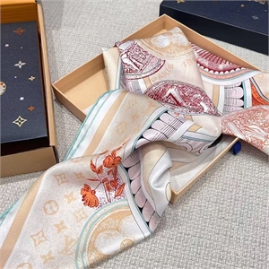 Платок LOUIS VUITTON 134914_A3654