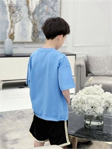 Футболка BALENCIAGA 135066 - фото 236405 Футболка BALENCIAGA 135066 - фото 236405