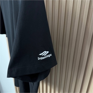 Футболка BALENCIAGA 135155 - фото 237086 Футболка BALENCIAGA 135155 - фото 237086