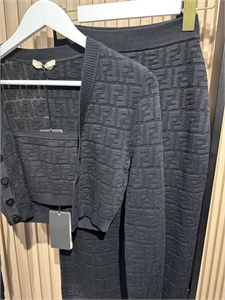 Костюм FENDI 135327 - фото 238003 Костюм FENDI 135327 - фото 238003
