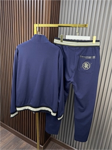 Спортивный костюм SR со вставками кожи крокодила 136423 - фото 243701 Спортивный костюм SR со вставками кожи крокодила 136423 - фото 243701