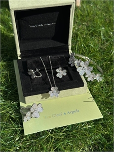 Браслет Van Cleef Серебро 925 п 136548 - фото 244012 Браслет Van Cleef Серебро 925 п 136548 - фото 244012