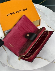 Кошелёк LOUIS VUITTON 136573