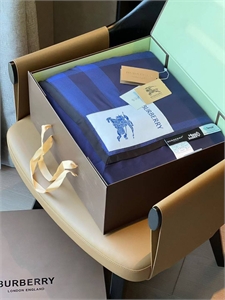 Одеяло Burberry 200/230 136914 - фото 246467 Одеяло Burberry 200/230 136914 - фото 246467