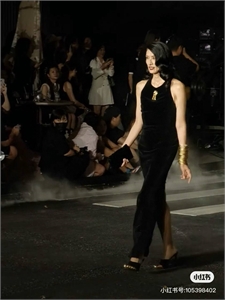 Платье Schiaparelli 137129 - фото 247638 Платье Schiaparelli 137129 - фото 247638