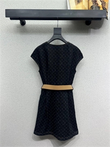 Платье  LOUIS VUITTON 137189 - фото 248012 Платье  LOUIS VUITTON 137189 - фото 248012