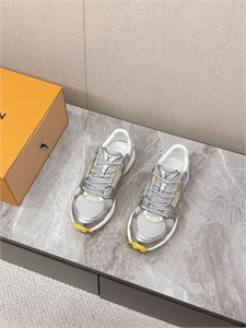 Кроссовки LOUIS VUITTON 137251 - фото 248323 Кроссовки LOUIS VUITTON 137251 - фото 248323