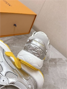 Кроссовки LOUIS VUITTON 137251 - фото 248325 Кроссовки LOUIS VUITTON 137251 - фото 248325