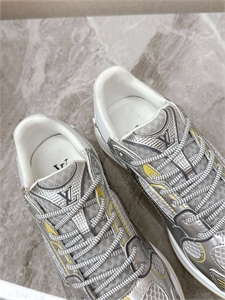 Кроссовки LOUIS VUITTON 137251 - фото 248326 Кроссовки LOUIS VUITTON 137251 - фото 248326