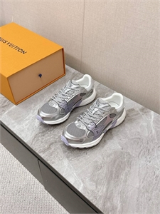 Кроссовки LOUIS VUITTON 137252