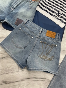 Шорты LOUIS VUITTON 138188 - фото 252714 Шорты LOUIS VUITTON 138188 - фото 252714