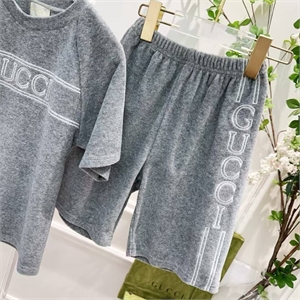 Костюм GUCCI 139350 - фото 258727 Костюм GUCCI 139350 - фото 258727