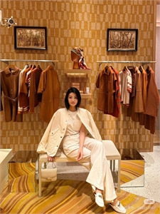 Костюм с юбкой HERMES 139536 - фото 259926 Костюм с юбкой HERMES 139536 - фото 259926