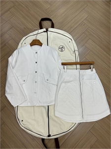 Костюм с юбкой HERMES 139536 - фото 270106 Костюм с юбкой HERMES 139536 - фото 270106