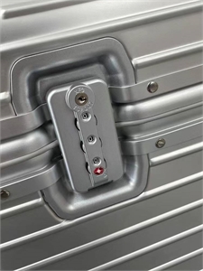 Чемодан RIMOWA 145765 - фото 291281 Чемодан RIMOWA 145765 - фото 291281