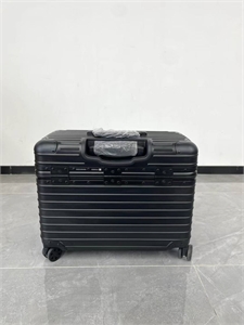 Чемодан RIMOWA 145766 - фото 291300 Чемодан RIMOWA 145766 - фото 291300