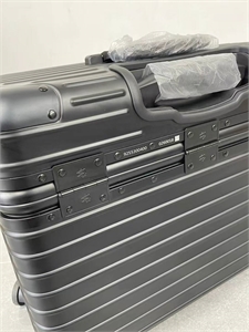 Чемодан RIMOWA 145766 - фото 291302 Чемодан RIMOWA 145766 - фото 291302
