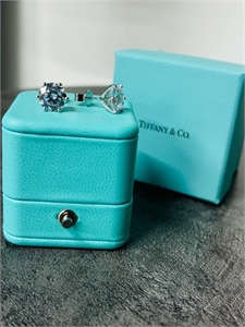 Серьги Tiffany&Co Серебро 925 п 0,6 см камень 146601 - фото 295811 Серьги Tiffany&Co Серебро 925 п 0,6 см камень 146601 - фото 295811