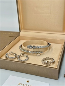 Кольцо BVLGARI 148137 - фото 304427 Кольцо BVLGARI 148137 - фото 304427