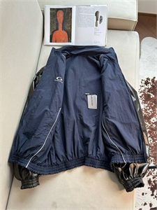 Куртка BALENCIAGA Двусторонняя 148154 - фото 304541 Куртка BALENCIAGA Двусторонняя 148154 - фото 304541