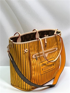 Сумка  LOUIS VUITTON Двусторонняя 149900