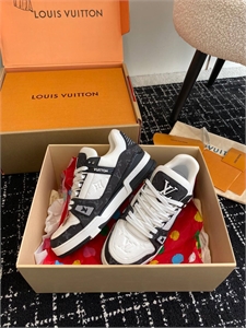 Кроссовки LOUIS VUITTON 149990