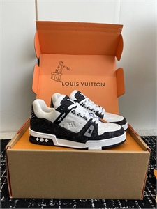 Кроссовки LOUIS VUITTON 149990