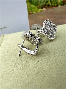 Серьги Van Cleef 150103 - фото 313953 Серьги Van Cleef 150103 - фото 313953