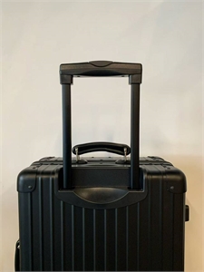 Чемодан RIMOWA   размер L 151379 - фото 321394 Чемодан RIMOWA   размер L 151379 - фото 321394