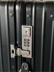 Чемодан RIMOWA   размер L 151379 - фото 321395 Чемодан RIMOWA   размер L 151379 - фото 321395