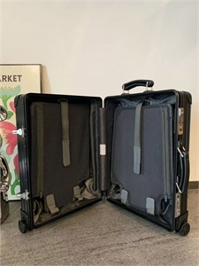 Чемодан RIMOWA   размер S 151380 - фото 321405 Чемодан RIMOWA   размер S 151380 - фото 321405